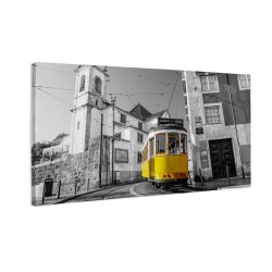 Żółty tramwaj w Lizbonie
